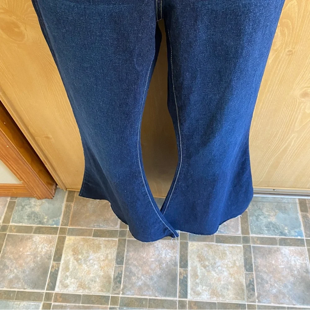 Forever 21 • Low-Rise Dark Wash Raw Hem Flare Jeans - Picture 3 of 16